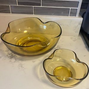Vintage glass serving bowls - set of 2